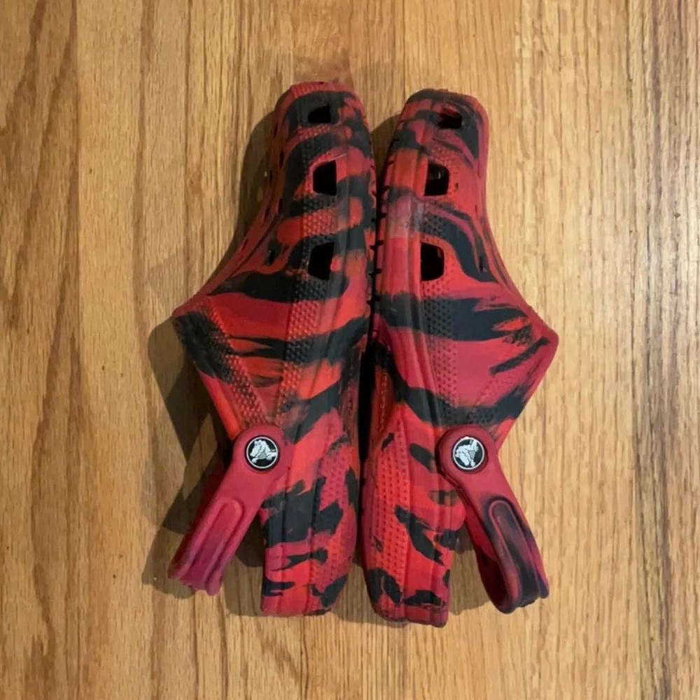 CROCS - Big Kids Red and Black J 6 Size - heel to toe 9.5”
